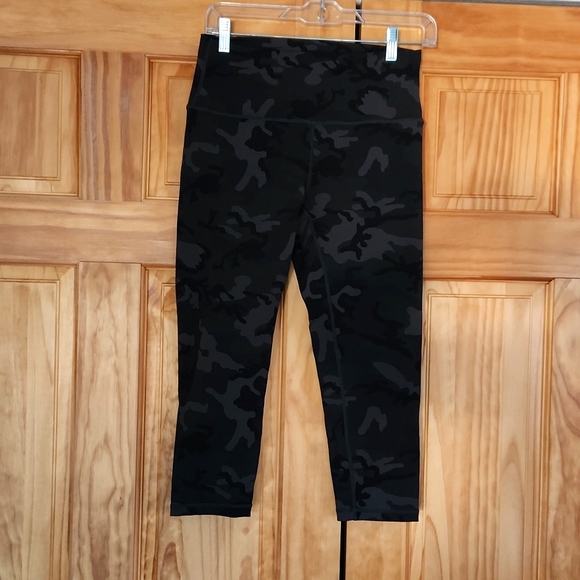 ZYIA Other Zyia Forest Camo Luxe Hirise Capri Poshmark